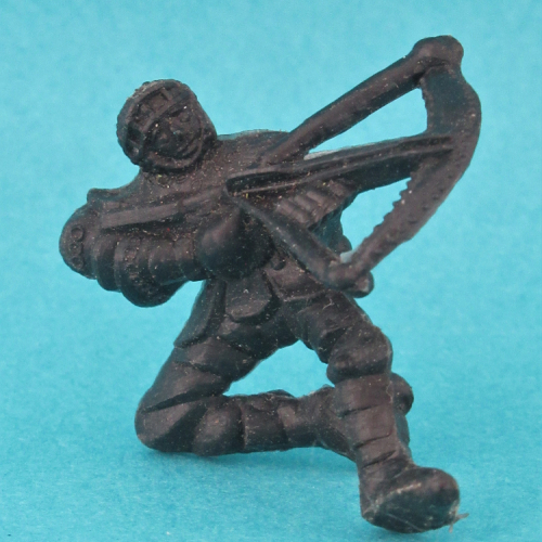 TM04 Chevalier arbalétrier à genoux (4 cm).